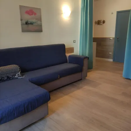 Relax Svitlana アパート カステル・ディ・サングロ